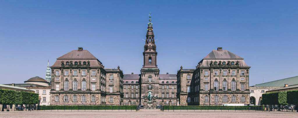 Christiansborg Slot nær Hotel København - © Martin Heiberg